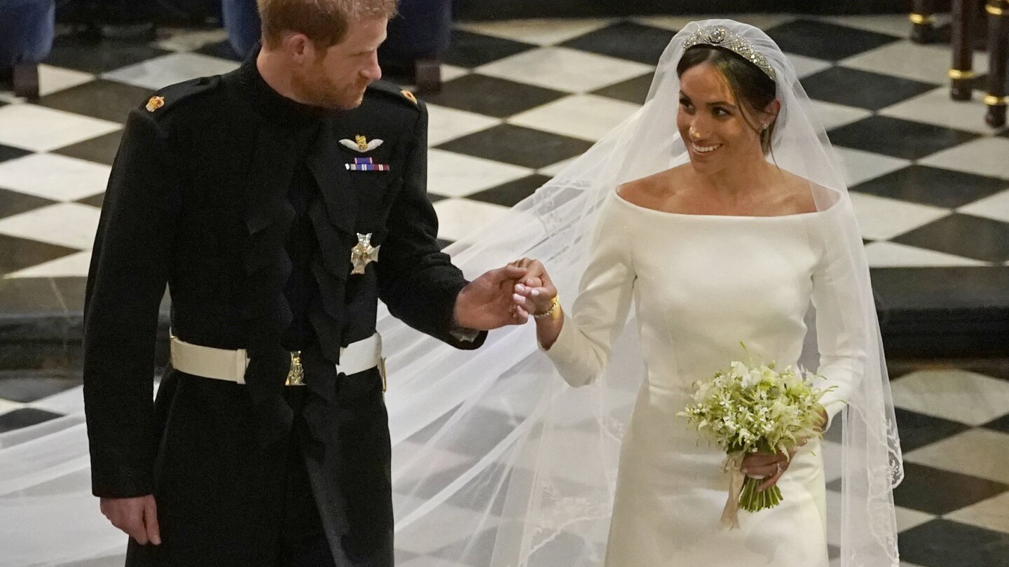 Clare waight keller wedding sales dresses